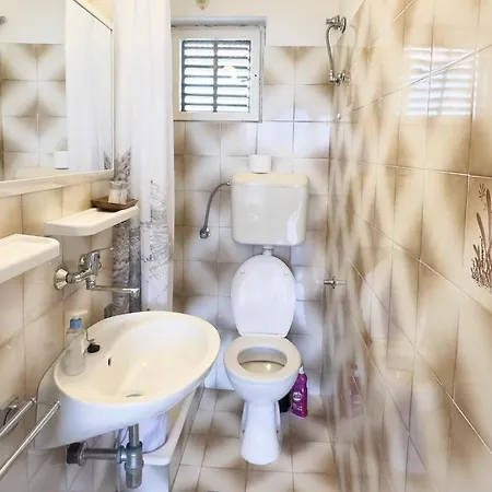 Antonio Apartment Tisno