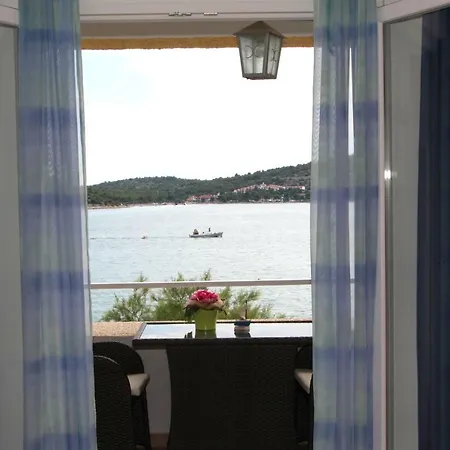 Antonio Apartment Tisno